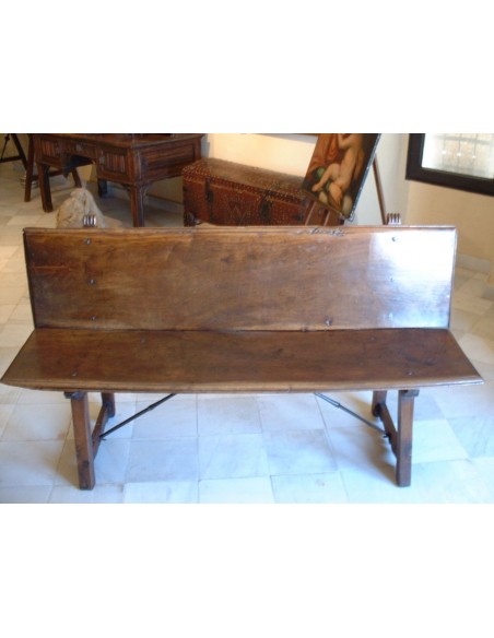 Banco con fiadores de hierro