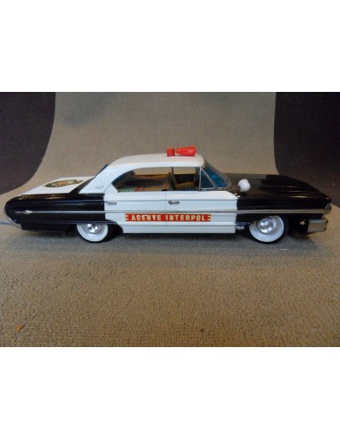 Ford Galaxie, patrulla de la INTERPOL...