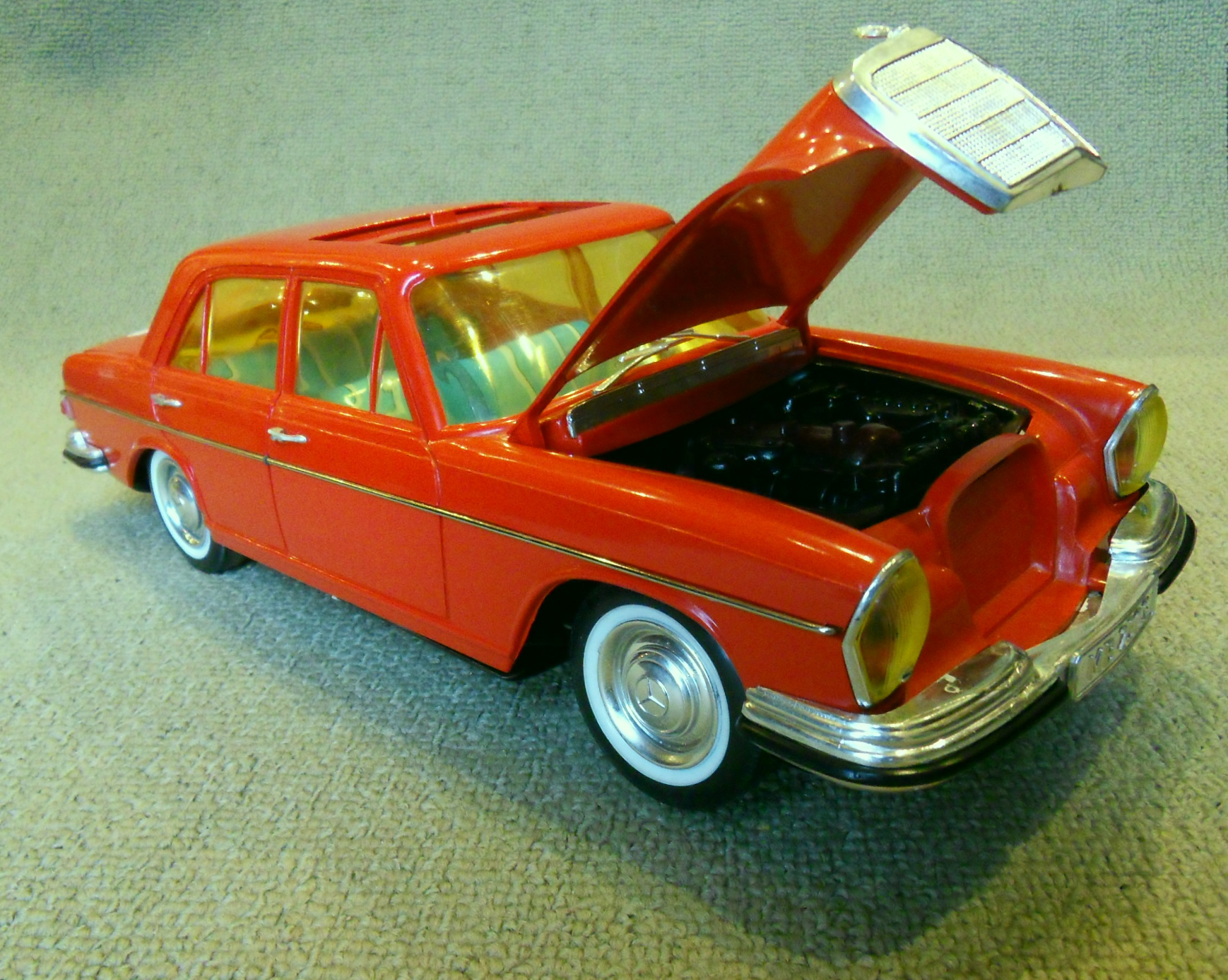 lateral Mercedes S250